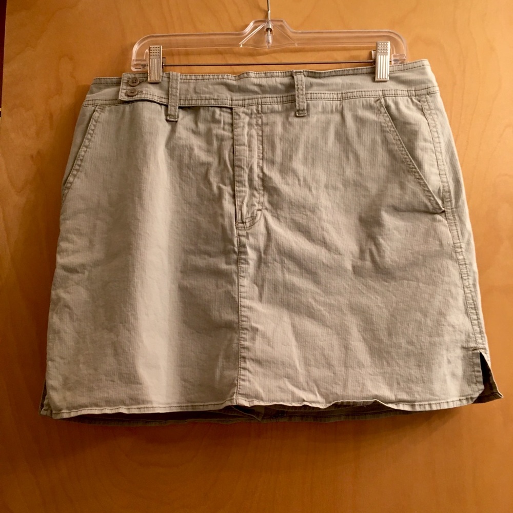 Khaki tan/greenSkort